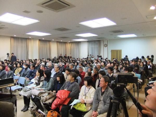 結団式に参加されている、合唱団員の全体写真